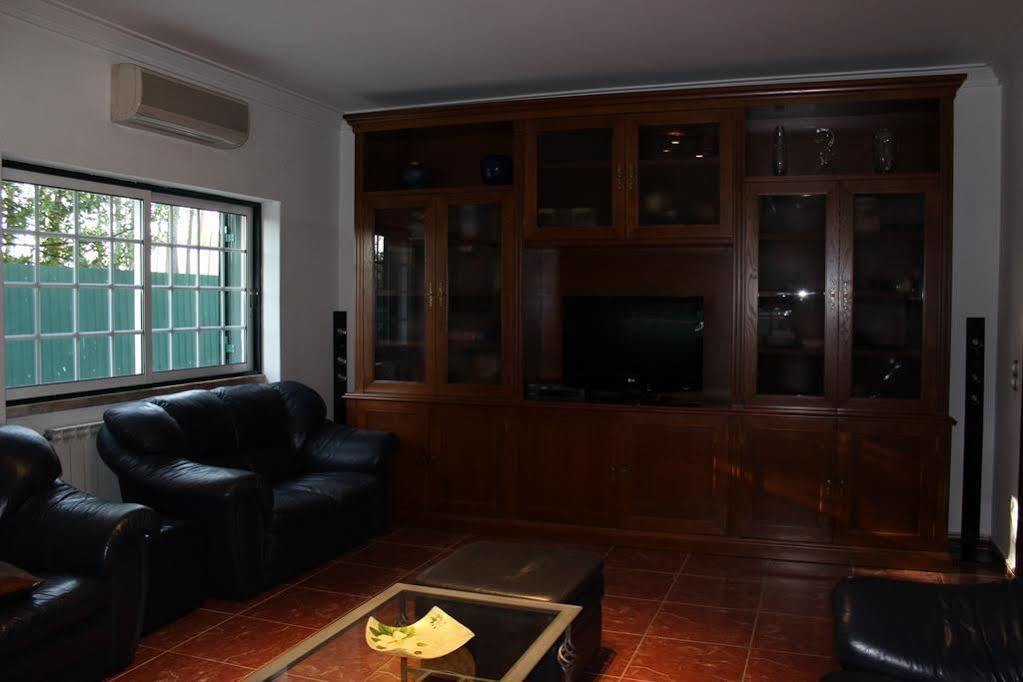 Hostel Casa Lucas Charneca  Zewnętrze zdjęcie